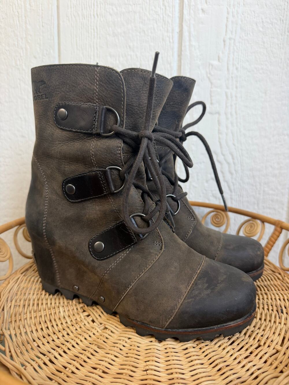 Sorel Joan of Arctic Wedge Boots Brown Black Grill Women's 6.5